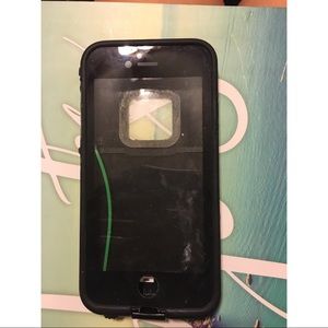 Black iPhone 6s life-proof case